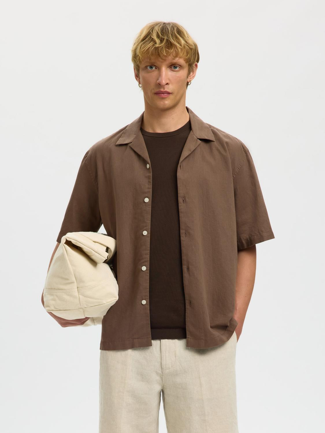 model_shot-front